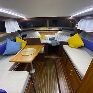 Hotel en barco Laura Boat, Sant Adrià de Besòs